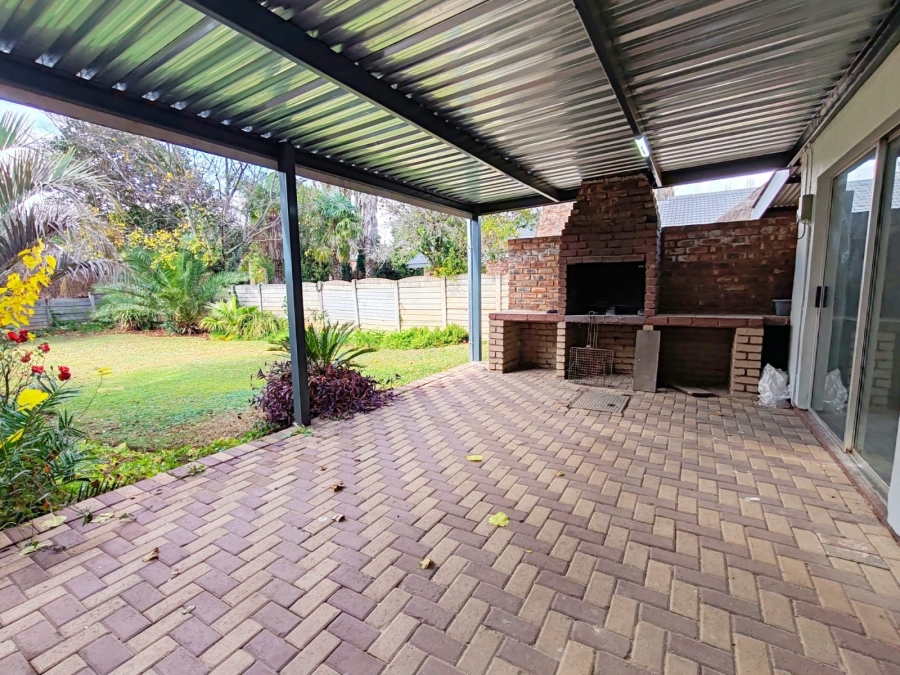 5 Bedroom Property for Sale in Miederpark North West